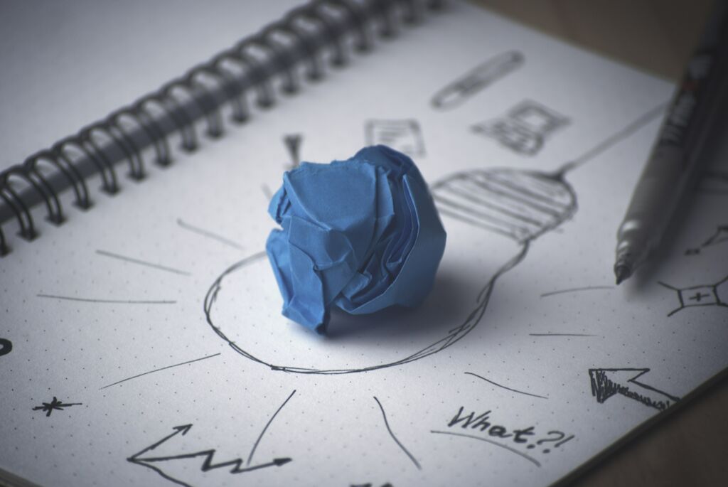 Pen-idea-bulb-paper-1